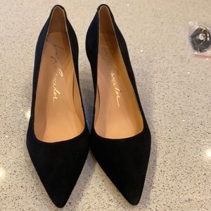 Perfect basic black heels. Suede, new, never been used.